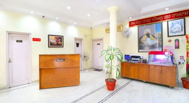 OYO 24073 Hotel Hari Darshan