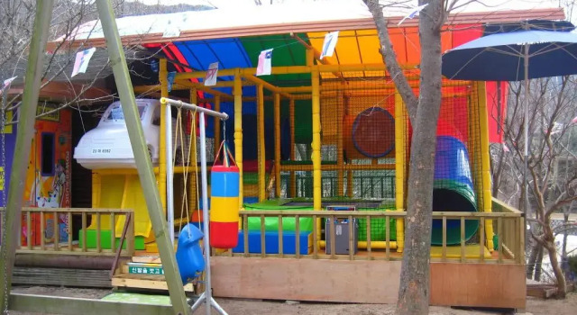 Chamnuri Pension, Rezerwuj Hotel Ch'angwŏn Gyeongsang Południowy