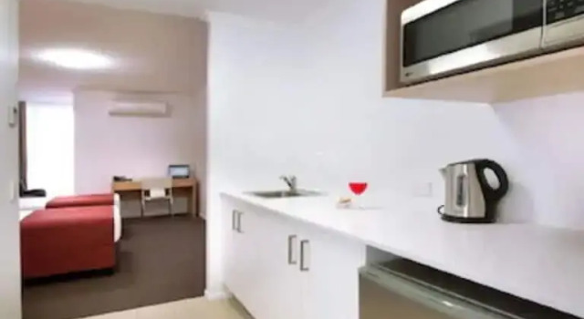 Студия Edge Apartment Hotel
