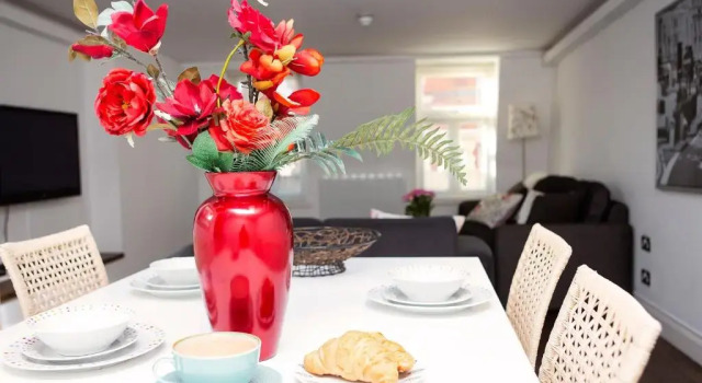 Апартаменты Apt 3, Trafalgar Sq (Duplex, 3rd & 4th flr)