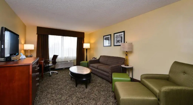 Люкс Best Western Glenview - Chicagoland Inn and Suites