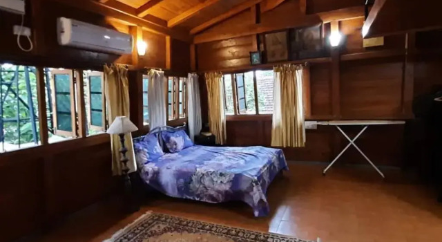 An adorable, spacious, quiet and comfy WFH space