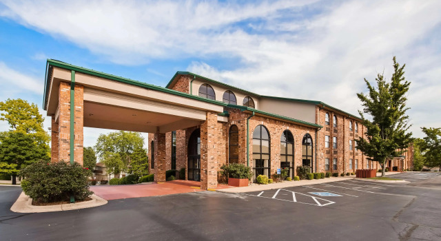 Best Western Music Capital Inn, Забронировать Отель Отели Table Rock Lake с парковкой, Парковка