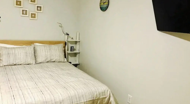 Petrina Studio Apartment, Rezerwuj Apartament Hotele w Broward County z parkingiem, Parking