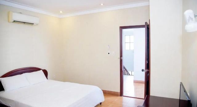Номер Standard Ha Trinh Hotel