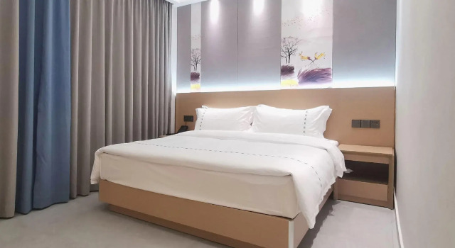 Quanyan Hotspring Holiday Hotel, Rezerwuj Hotel Hotele w Zhongshan z basenem, Basen