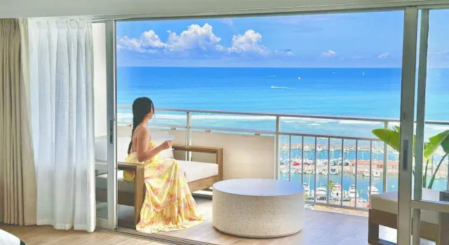 Двухместный люкс с балконом и oceanfront Panoramic Oceanview Resort - Full Kitchen in Each Unit, 2 Swimming Pools, Onsite Restaurants, Fireworks Every Friday