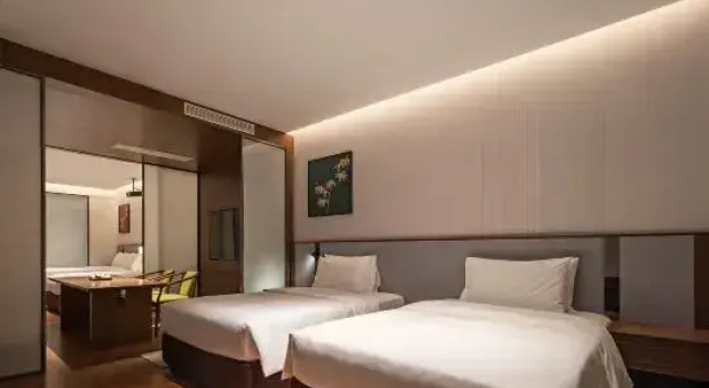 Семейный люкс Deluxe с 2 комнатами Yuemei Hot  Spring Holiday Hotel Anji