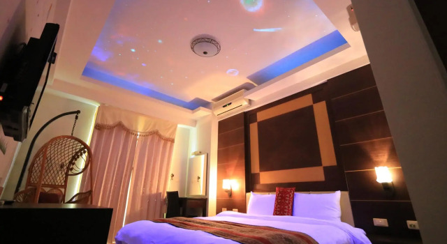 Warner Leisure Hotel