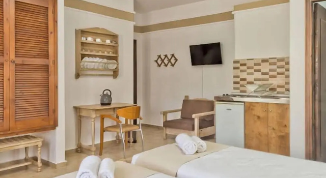 Семейные апартаменты c 1 комнатой с балконом Philoxenia Apartments