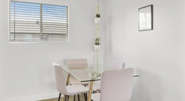 Contemporary Condo in Central Biltmore, Забронировать Апартаменты/квартира Финикс Phoenix Metropolitan Area, рядом с AMC Esplanade 14