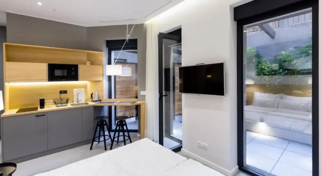 Teanna Lux Apartments