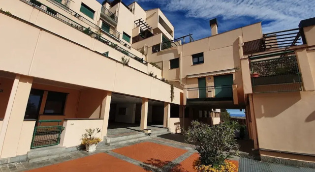 Splendid Apartment in Varazze With Swimming Pool, Buchen Sie Ferienwohnung Hotels in Varraze mit Pool, Schwimmbad