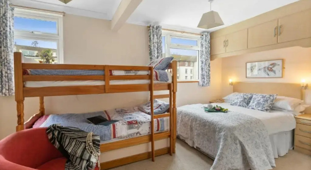 Seaways, Book Hotel Paignton Devon