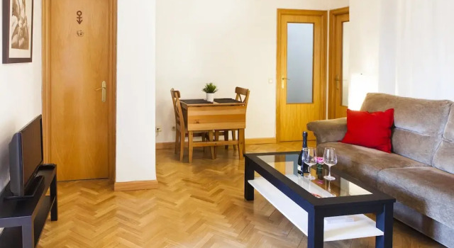 Apartamento Segovia, Забронировать Апартаменты/квартира Отели Мадрида с парковкой, рядом с Монастырь Энкарнасьон, Парковка