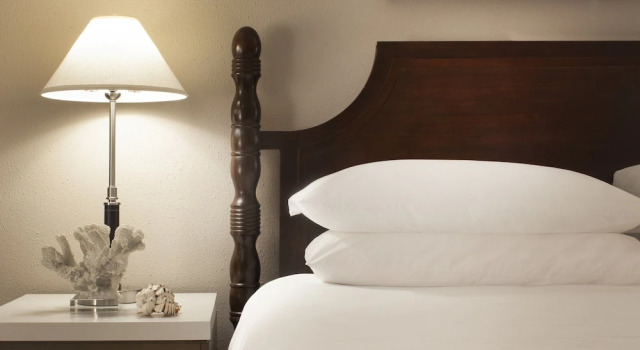 Двухместный номер Roll-In Shower Lanai Pier House Resort & Spa