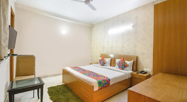 Номер Deluxe FabHotel Vagmi- 900m from Sikanderpur Metro Station Gurgaon