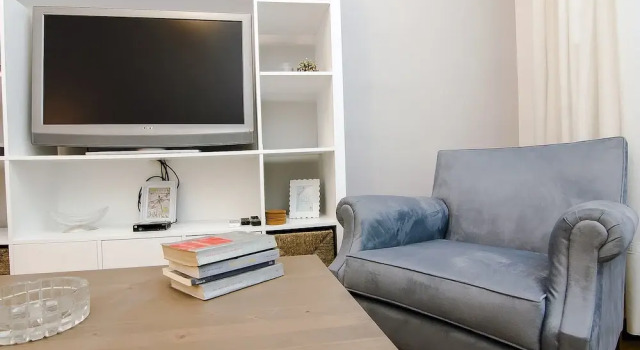 Апартаменты Charming 2 bdr apt next to Piraeus port