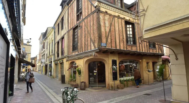 Beautiful Home in Rural Location Near Bergerac , Near Unique Spots