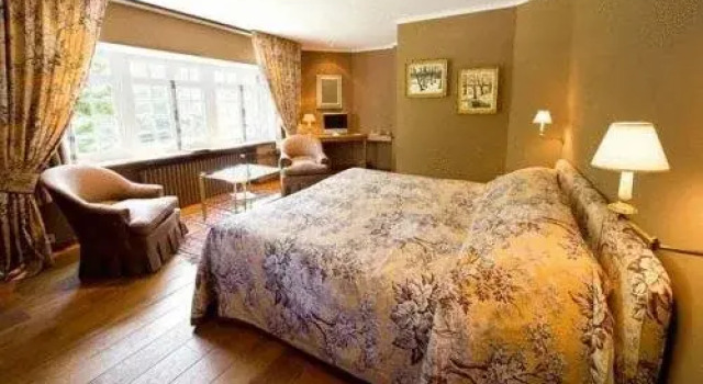 Auberge Du Moulin Hideux, Book Hostel / Vandrerhjem Hostels i Ardennes Belge, Hostel / Vandrerhjem