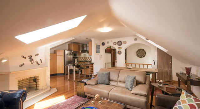 Grand Parliament Duplex by Homing