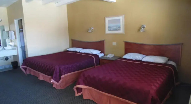 Trails Motel, Rezerwuj Motel Hotele w Eastern Sierra z basenem, Basen
