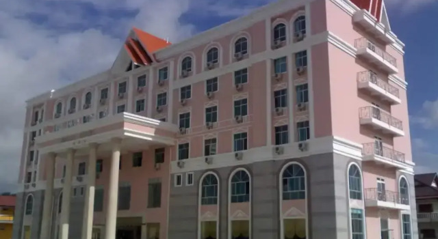 Royal Hotel Luang Namtha ' Huang Ching', Rezerwuj Hotel Hotele w Luang Namtha z parkingiem, Parking