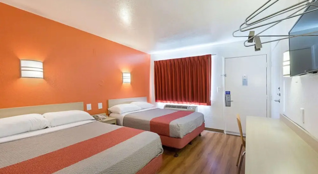 Четырёхместный номер Deluxe Motel 6-Mcallen, TX