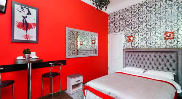 Cozy studio for couple near Polytechnic University, Prenota Hotel Hotel a Lviv con parcheggio, Parcheggio