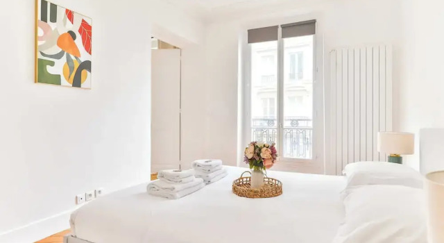 2bdr / 4P Apartment Montmartre/moulin Rouge, Rezerwuj Apartament Paryż Ile de France
