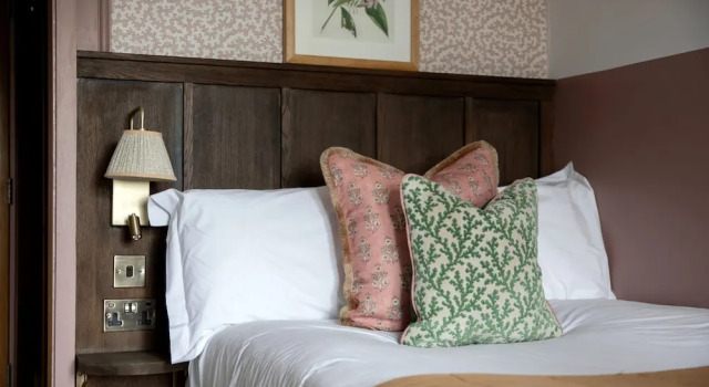 Номер Comfort Worplesdon Place Hotel