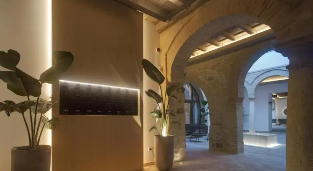 Apartamentos Los Patios del Pañuelo, Забронировать Отель Отели Кордовы с бассейном, рядом с Церковь Нуэстра-Сеньора-дель-Кармен, Бассейн
