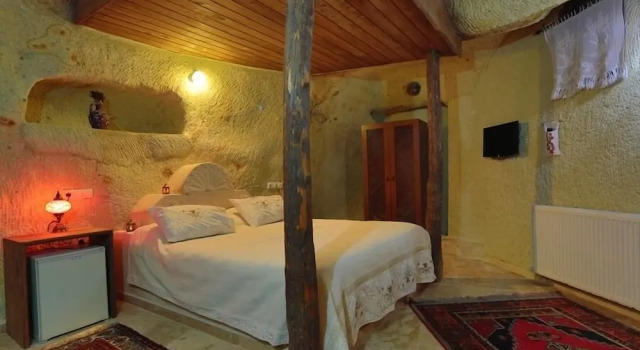 Люкс с балконом Jerveni Cave Hotel