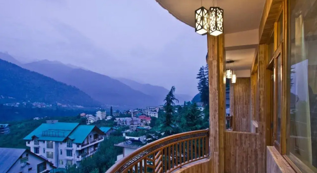 Snow Season Resort Manali
