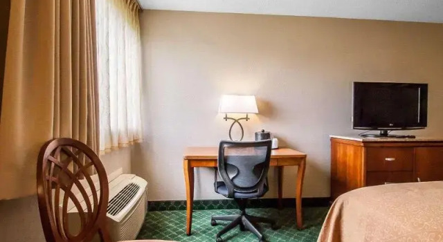 Четырёхместный номер Standard Quality Inn Cairo I-57