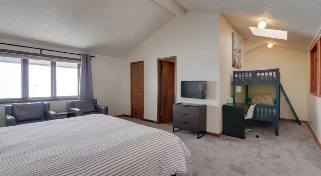 Balcony & Ski Slope Views: Idyllic Granby Condo!, Забронировать Апартаменты/квартира Грэнби Rocky Mountain National Park, рядом с Quick Draw Express