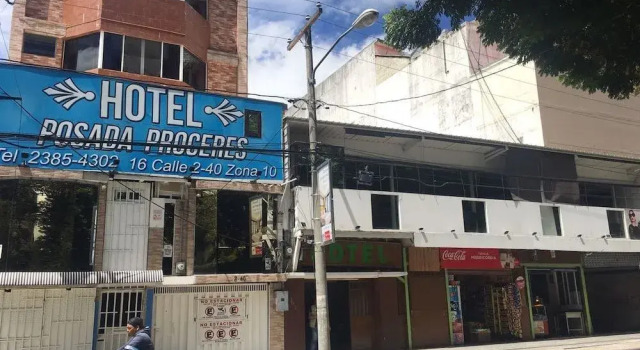 Hotel Posada de los Proceres, Забронировать Отель Зона 10 , рядом с Торговый центр Plaza Fontabella