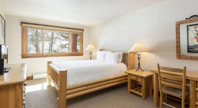 Snow Flower 076 4 Bedroom Condo by RedAwning