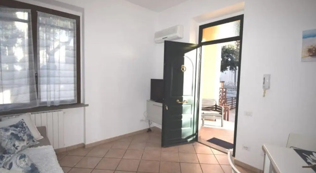 Two-room Apartment Sleeps 5 IN THE Conchiglia Area-rif Caterina
