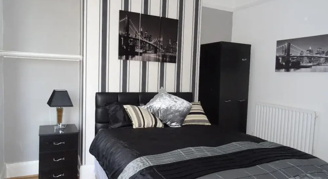 Premier House in Bushbury Road, Varaa Hotelli Bushbury 
