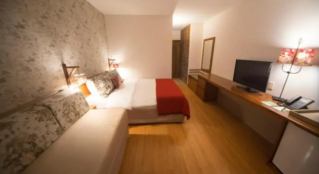 Трёхместный номер Standard с красивым видом из окна Serra Alta Hotel