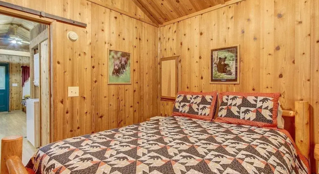 A Cherry Bloom 1 Bedroom 1 Bathroom Cabin