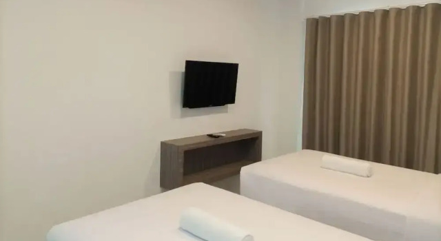 Апартаменты Simply Look And Cozy Studio At De Prima Apartment