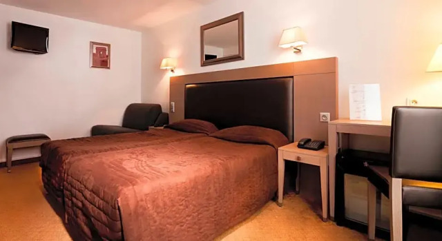 Трёхместный номер Standard Hôtel Elysées Flaubert