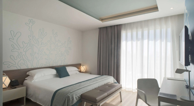 Modica Beach Resort, Забронировать Курортный отель Бизнес-отели Долины Ното, 4* 5*