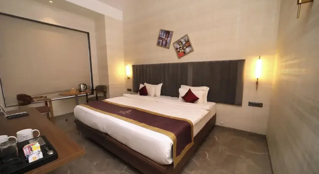 Hotel Reyansh Pride
