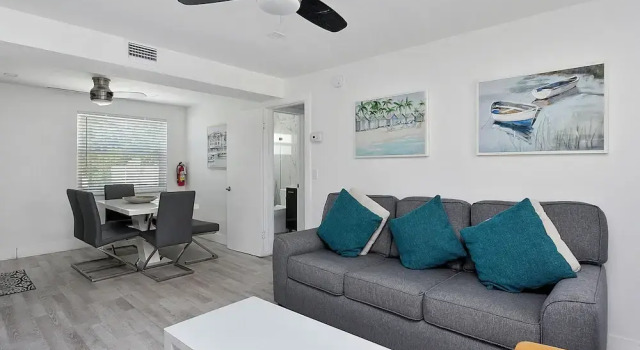 ULTRA Modern Apt by the Beach, Book Lejlighed Hollywood Panhandle Florida