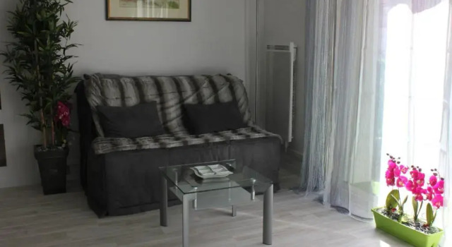 Studio de charme avec sa terrasse en plein coeur de ville, Забронировать Апартаменты/квартира Л'Иль-сюр-ла-Сорг Воклюз