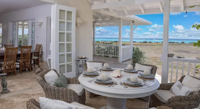 Villa Whispering Palms