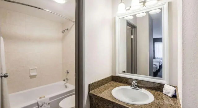 Студия La Quinta Inn by Wyndham Everett